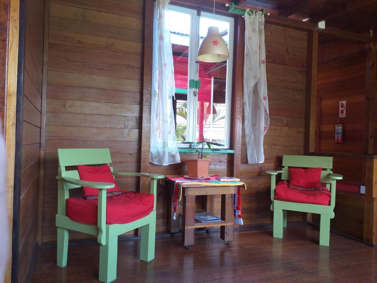 Hostal Hansi Bocas Town Bagian luar foto