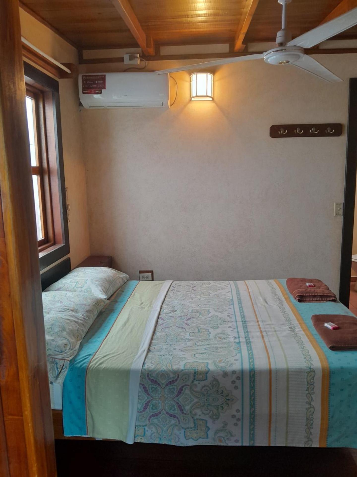 Hostal Hansi Bocas Town Bagian luar foto