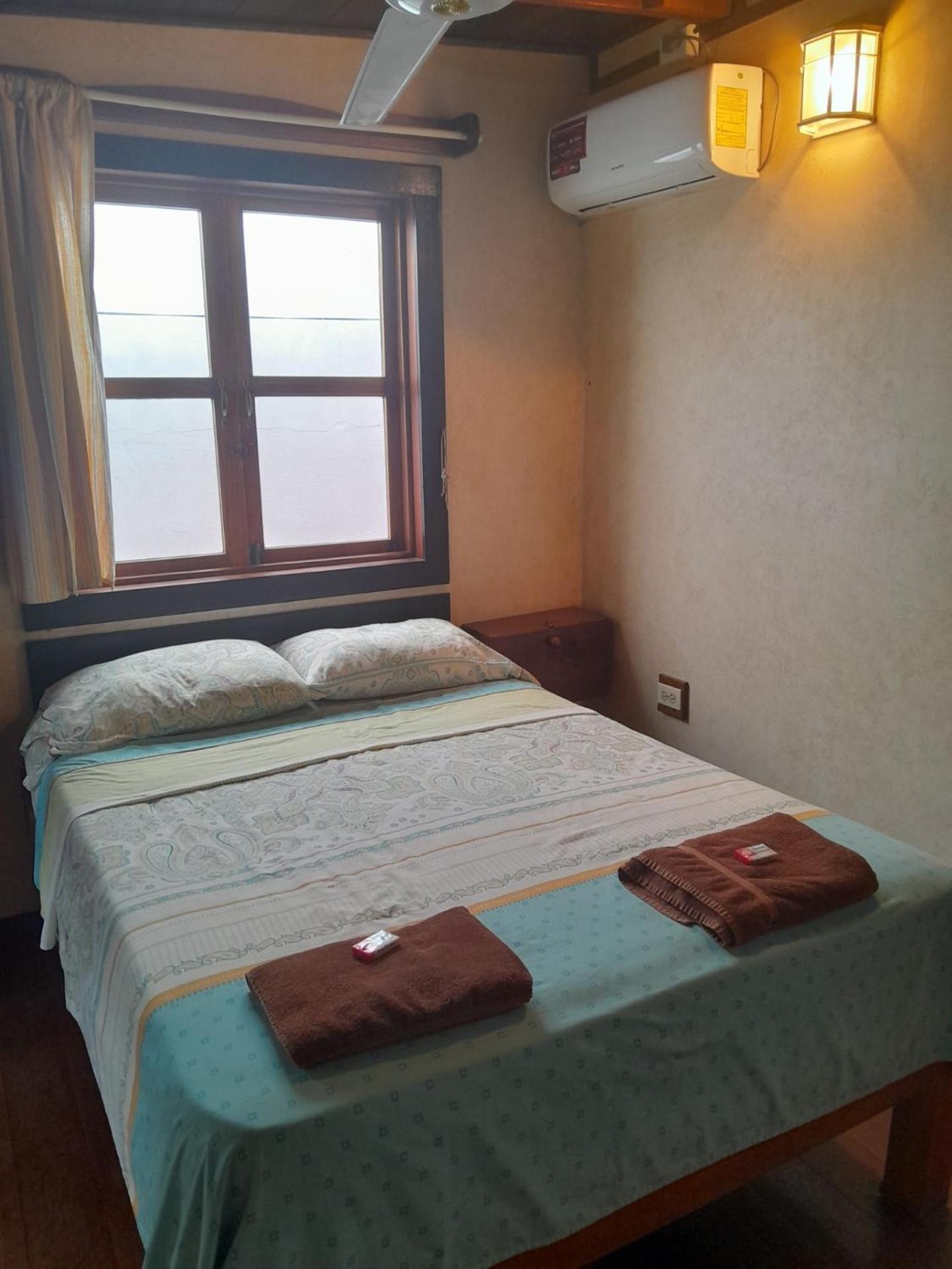 Hostal Hansi Bocas Town Bagian luar foto
