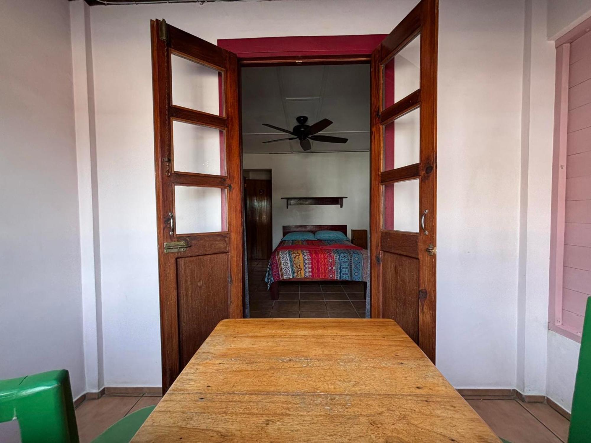Hostal Hansi Bocas Town Bagian luar foto