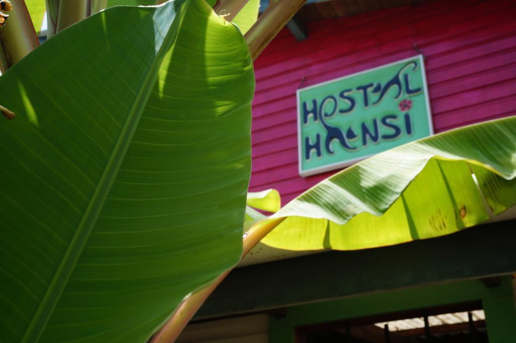 Hostal Hansi Bocas Town Bagian luar foto